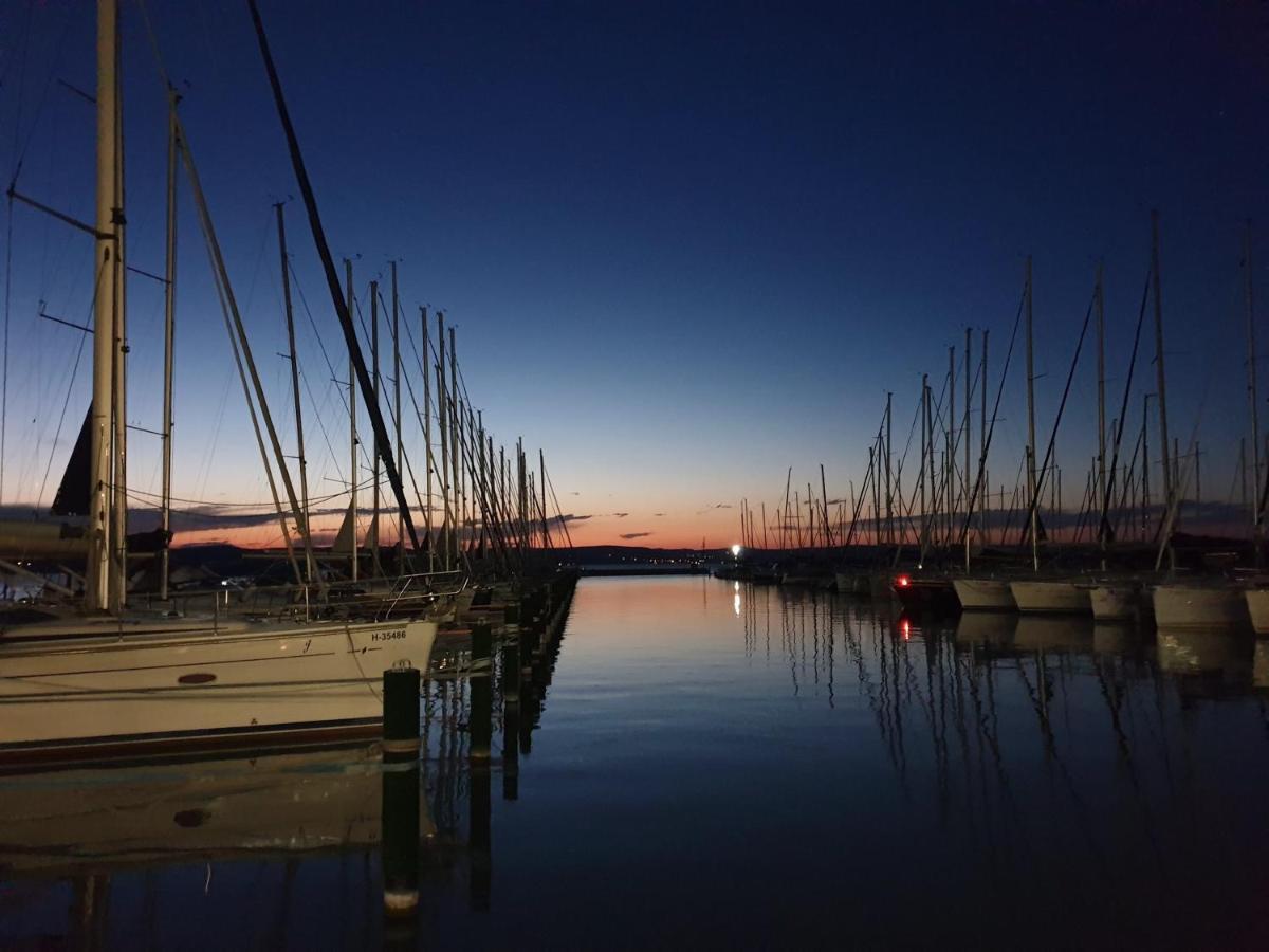 Bl Lakeside Apartman Balatonlelle Exterior foto