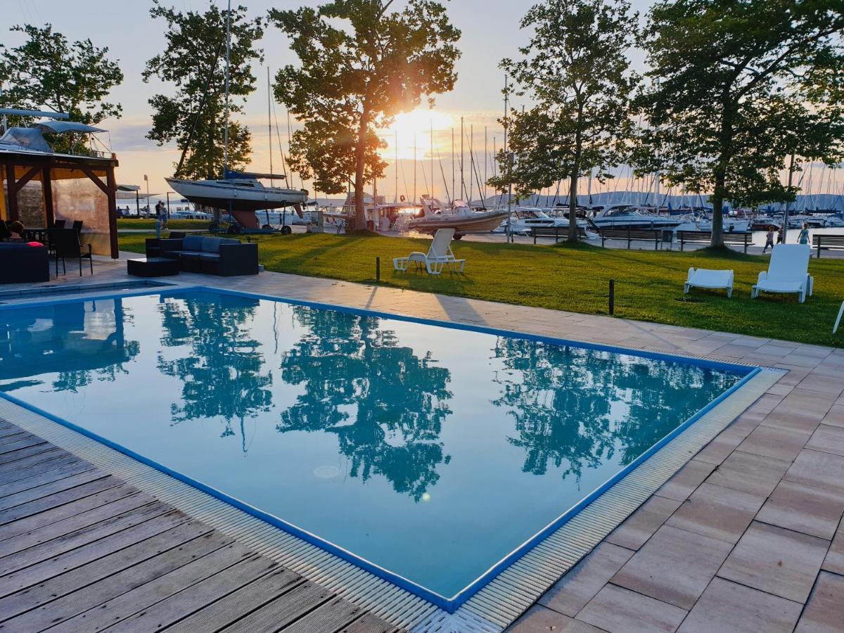 Bl Lakeside Apartman Balatonlelle Exterior foto