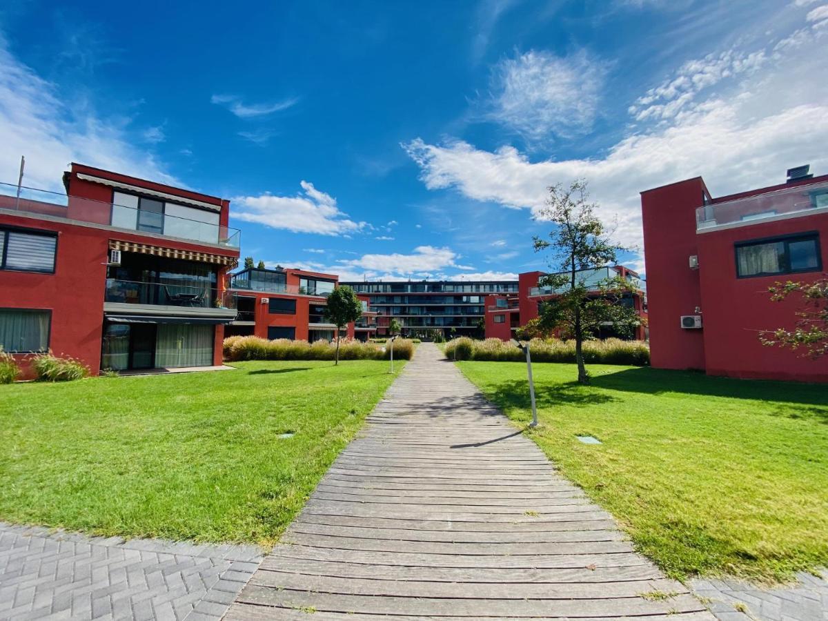 Bl Lakeside Apartman Balatonlelle Exterior foto