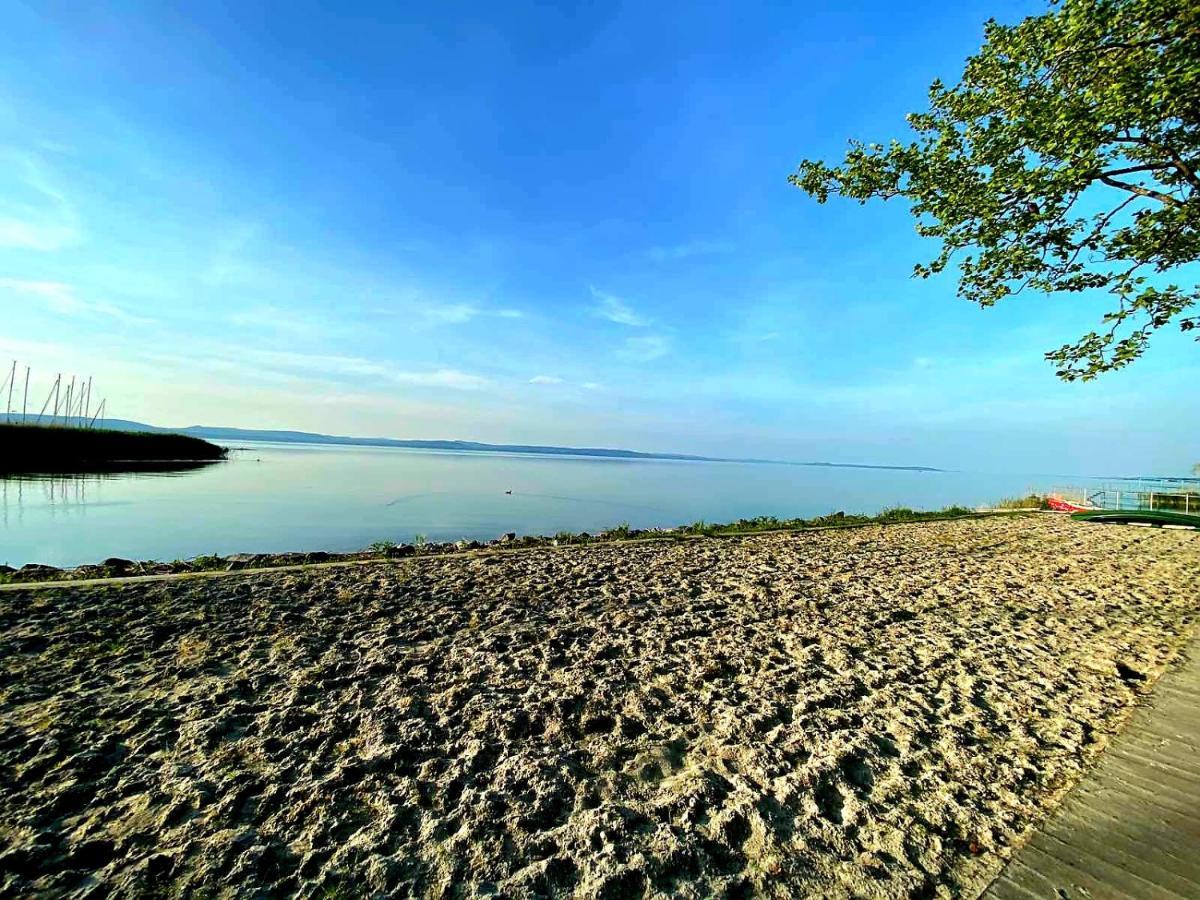 Bl Lakeside Apartman Balatonlelle Exterior foto