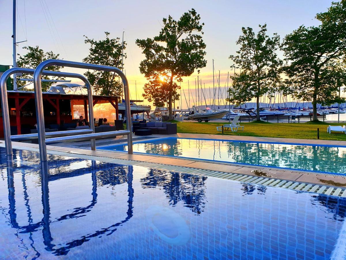 Bl Lakeside Apartman Balatonlelle Exterior foto